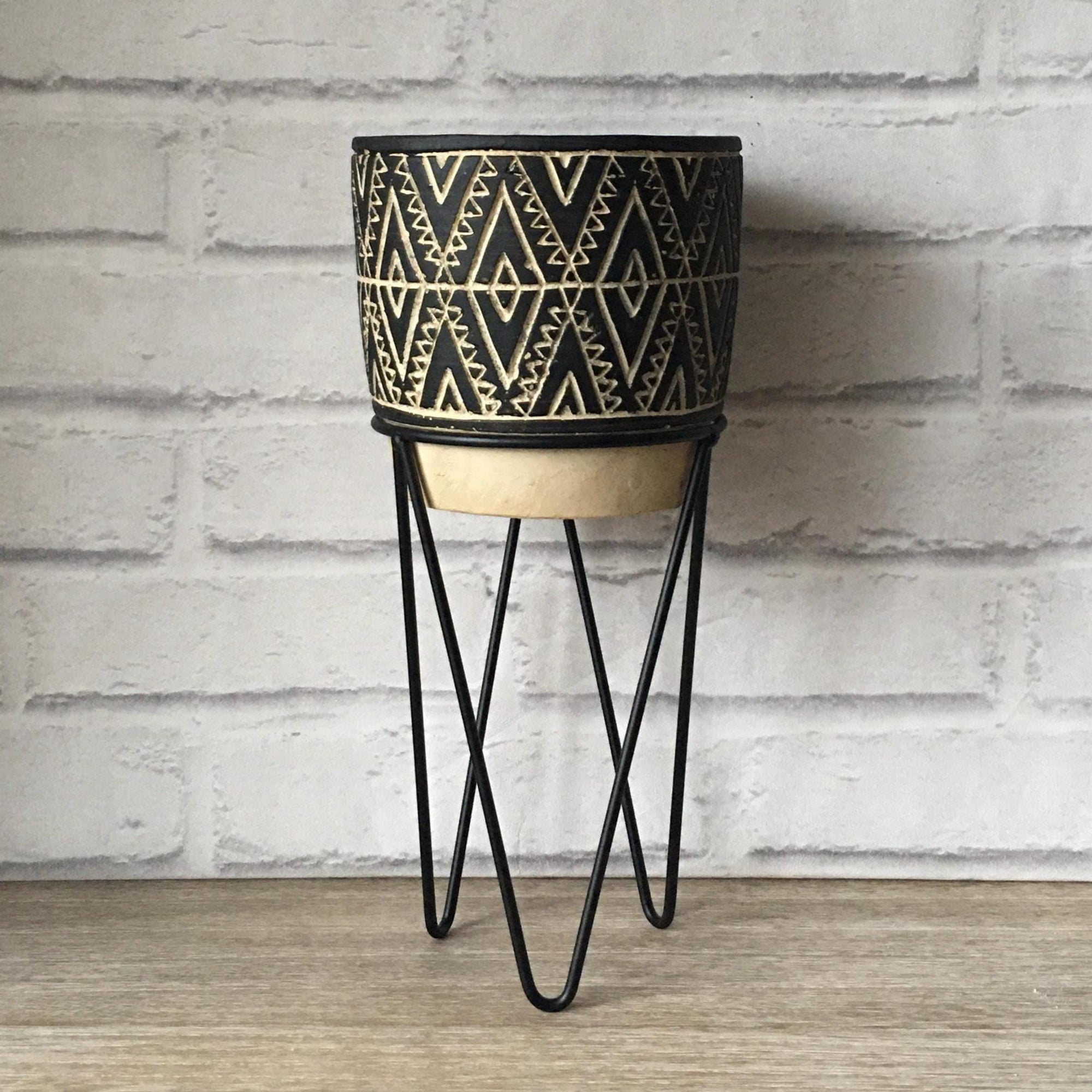 Black & White Planter
